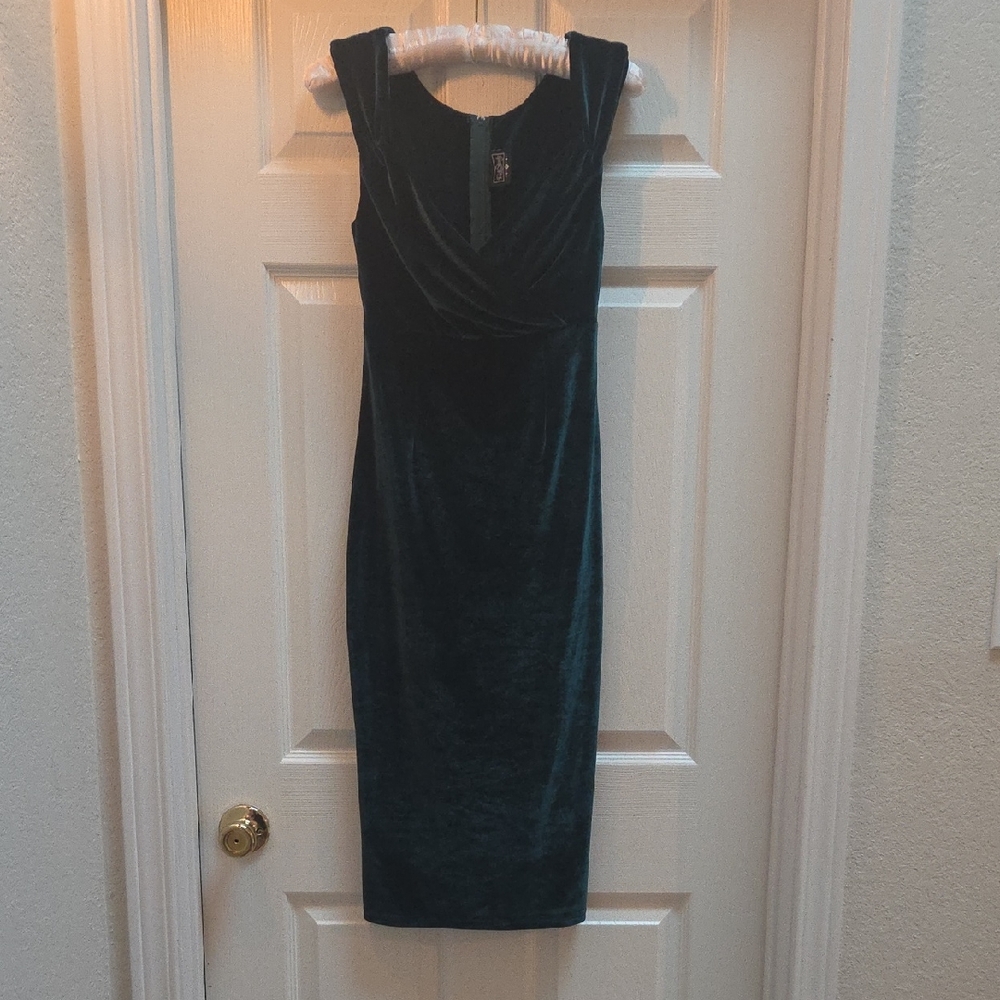 RockSteady Dark Green Velvet Midi Dress